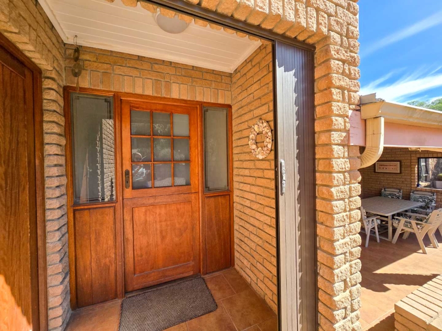 2 Bedroom Property for Sale in Stilbaai Wes Western Cape